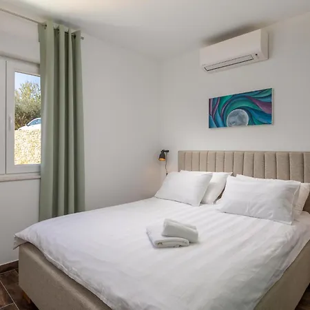Stunning In Kastel Sucurac With Kitchen * Kastela