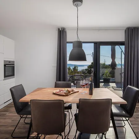 Holiday home Stunning In Kastel Sucurac With Kitchen Kastela