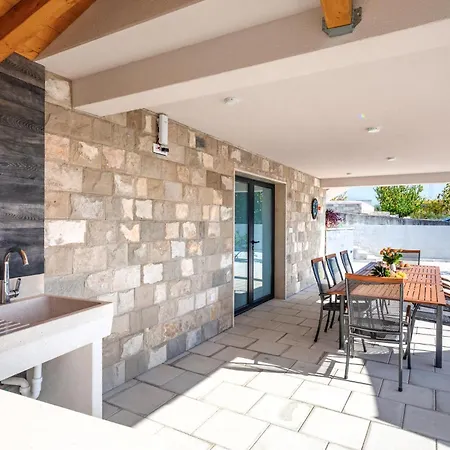 Stunning In Kastel Sucurac With Kitchen * Kastela