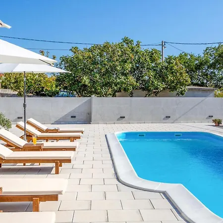 Awesome In Kastel Sucurac