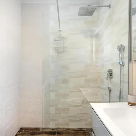 Awesome In Kastel Sucurac Holiday home Kastela