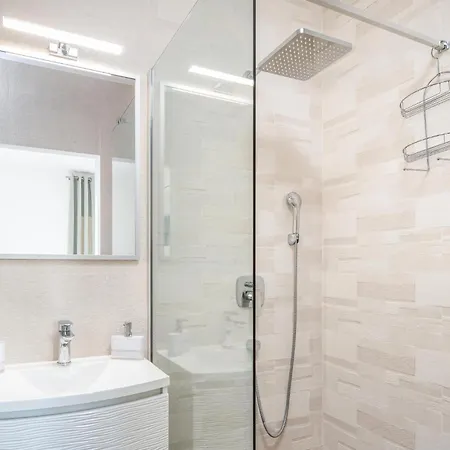 Holiday home Awesome In Kastel Sucurac Kastela